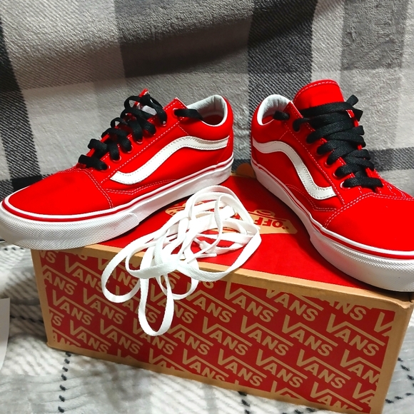 Vans size 8.5M/10.0W Red/White - Picture 3 of 8